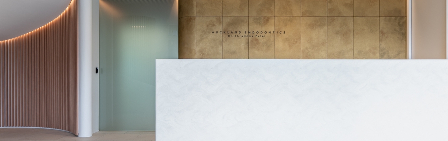 Entry105_ReceptionWaiting_UP_03114-HDR_Web Size_GF_1900x600