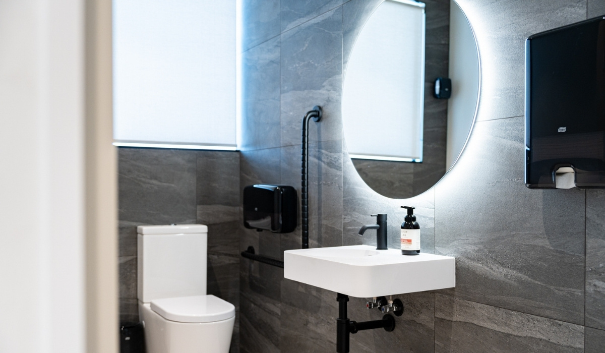IDIP - customer toilet