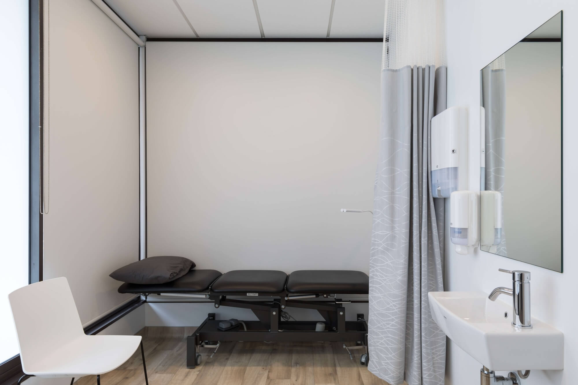 dental treatment room setup